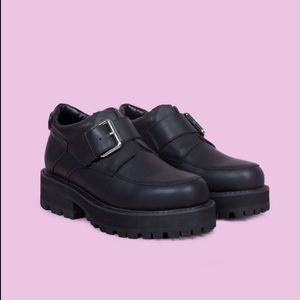 ISO UNIF Cass Shoe